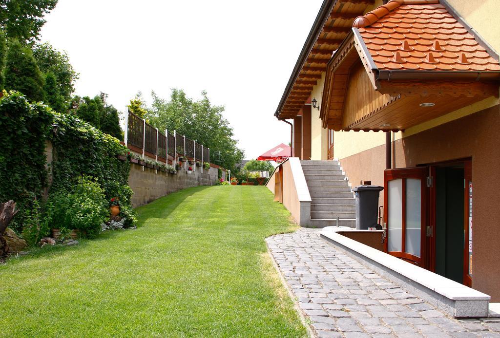Castrum Vendeghaz Szigetszentmarton Exterior photo