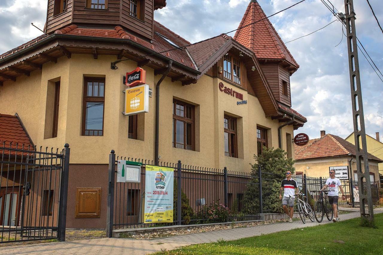 Castrum Vendeghaz Szigetszentmarton Exterior photo